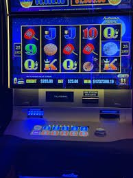 Betting round interface